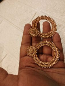 Get 9 Pair OF Earring Ang Gets One Bracelet Free
