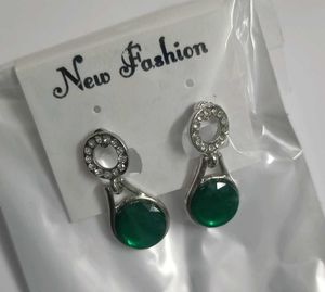 4 Stunning Pair Of Earrings
