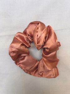 🌱Pastel Colored Satin Scrunchies - Brand New 🍃