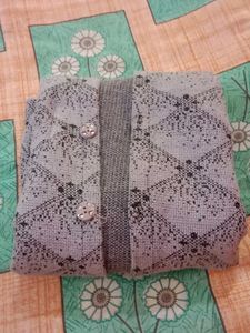 Patterned sweater for women