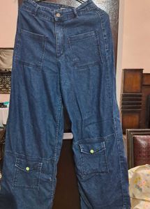 Wide Leg Cargo Jeans