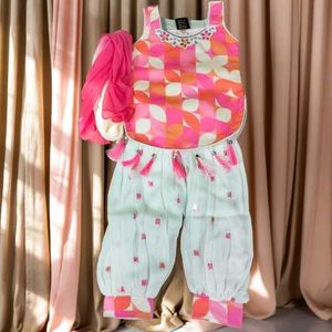We Are Selling Kids Dress In New