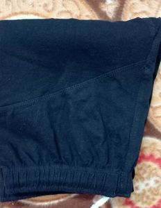 2 Black Leggings