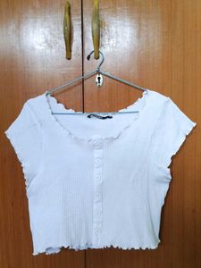 WHITE CROP TOP