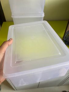 🫙 four Container