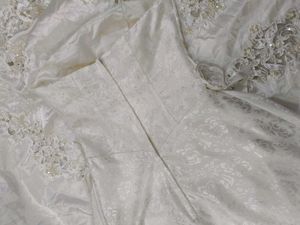 Elegant Strapless Wedding Gown