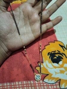 Gold-plated Short Black Beads