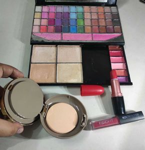 ✨ Makeup Set🌈4 Essential Items 💄💗For All Looks✨