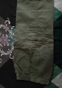 khakhi and blue cappri jeans