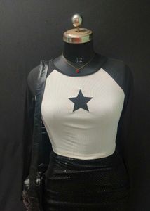 Star Graphic Crop Top