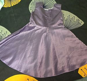 Girl&#39;s Lilac Satin Party Dress