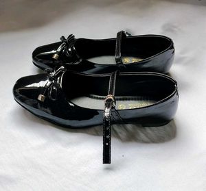 New Glossy Black Loafer