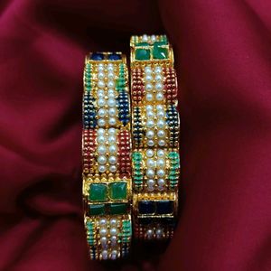 Elegant Gold-Toned Bangle Set