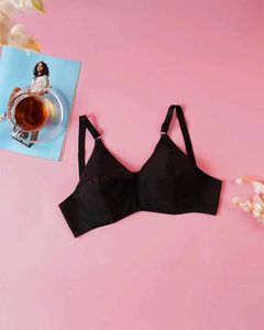 Six Pieces Assorted Box Bra