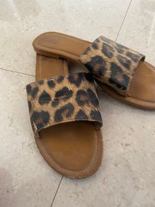 Leopard print Flats