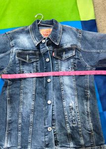 Levi&#39;s Denim Jacket - Classic Style