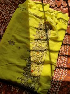 Trending Yellow Beeds Border Design Saree