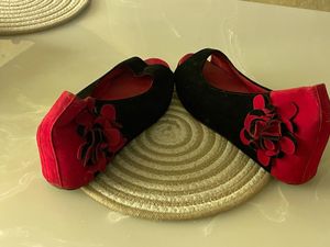 Red &amp; Black Floral Flats