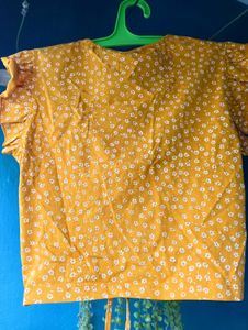 🆕Summer Mustard String Top ☀️🍍