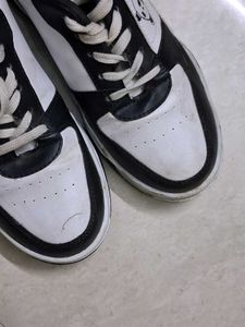 Stylish Black &amp; White Sports Shoes