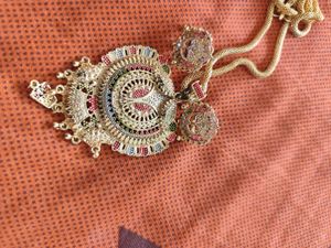 Jwellery Set With Chain And Studs