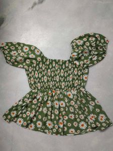 Daisy Print Puff Sleeve Top