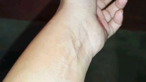 Natural pink glow moisturizer