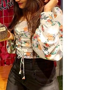 White Floral Balloon Sleeve Crop Top 🤍💮
