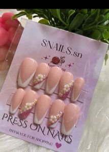 12 PRESS ON NAILS 💅