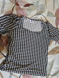 Houndstooth Top