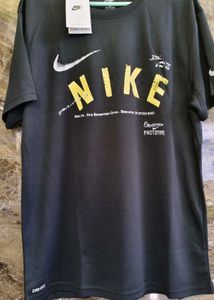 Nike Red Graphic Tee