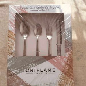 Oriflame Festive Rose Cutlery Set