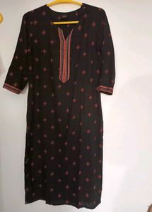 Elegant Black Embroidered Kurta