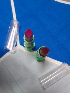 Brand New ADS GREEN TEA EXTRACT LIPSTICK set Of 2