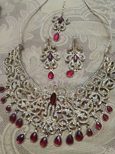 Elegant Indian Jewelry Set