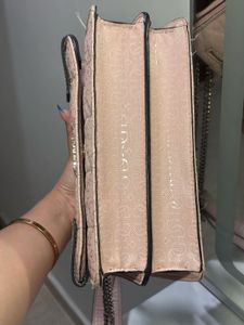 Guess Shoulder Bag