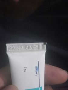 Adapalene GEL 0.1 %