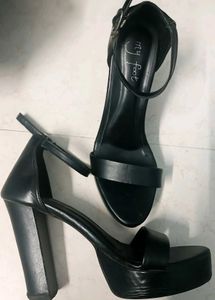 Platforms With Ankle Loop