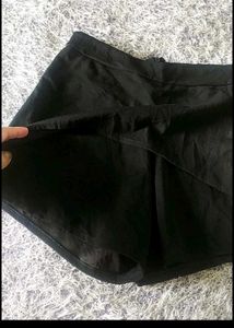 Black Skort