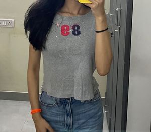 SALE ‼️Y2K T-shirt