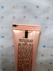 Laxme 9 to 5 foundation- Neutral Medium N220