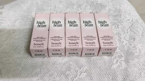 Benefit Cosmetics - High Beam Highlighter