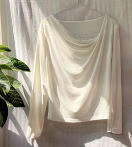 White dreamy top