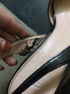 Price Drop Fiomi High Heels Shoe Cun Sandal
