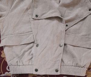 Beige Colored Corduroy Jacket With Balloon Sleeves And Fit