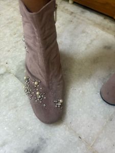 Zara Pearl Diamond Boots
