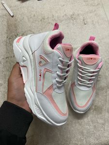 Cute &#39;Love&#39; Platform Sneakers