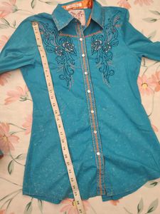 2000&#39;s Embroidered Button-Down Top