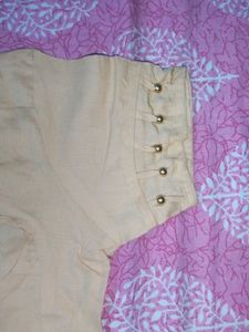 maroon saare