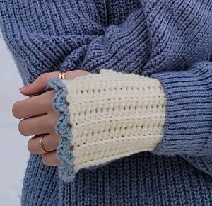 crocheted fingerless hand warmers